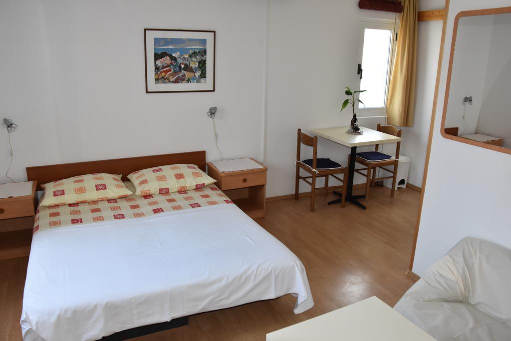 Apartments Mistral Orebic Bagian luar foto